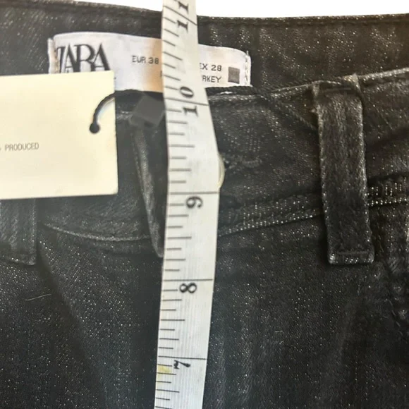 Zara Black Denim Flare Split Hem
High Rise Jeans Size 6 Raw Fringed Split Hem - Picture 12 of 12